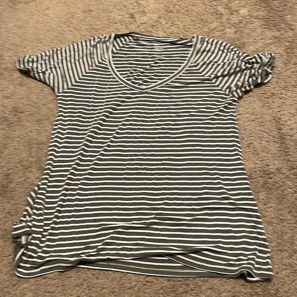 Women’s American Eagle short sleeve tshirt